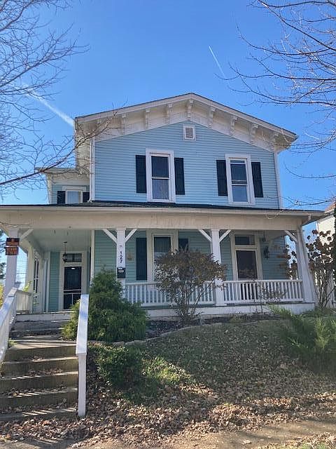 1st image of 127 N Oak St