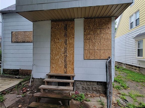 4th image of 3866 W 41st St