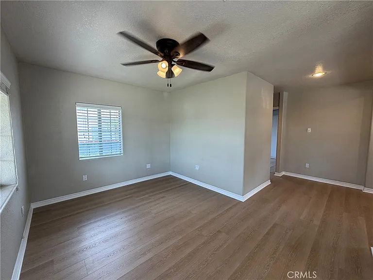 129 E Pomona Ave — Photo 3