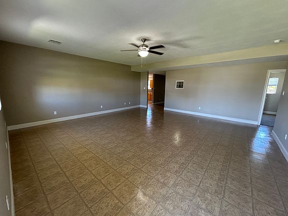 3rd image of 5025 Shannon Dr