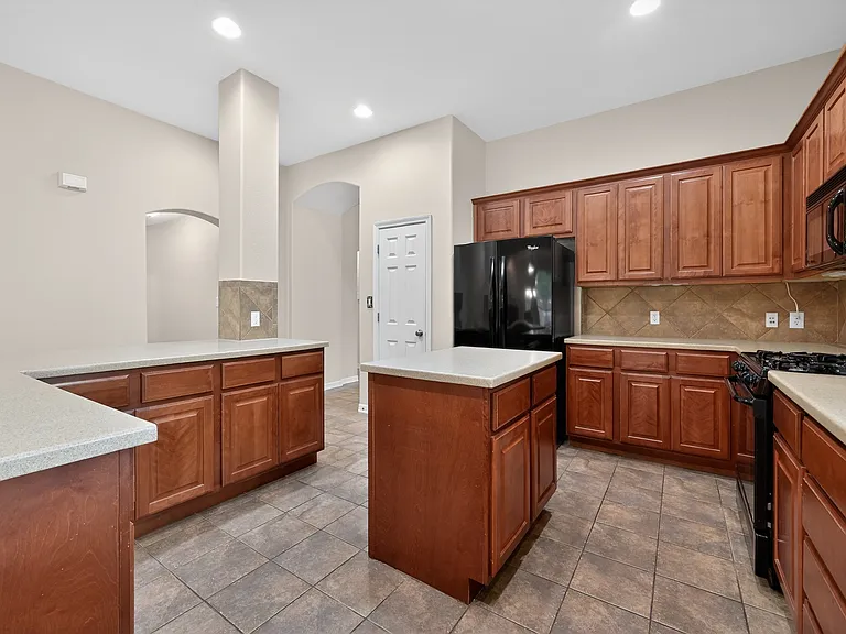 4308 Park Vista Trl — Photo 31