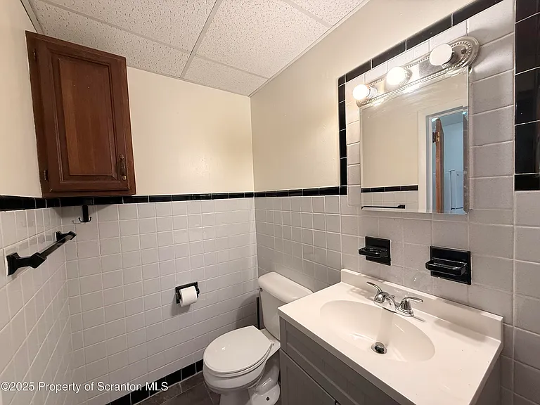 629 Clay Ave #2C — Photo 6