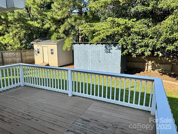 4th image of 2289 Kestrel Dr