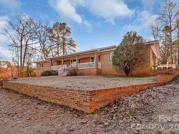 3rd image of 1626 Camp Creek Rd