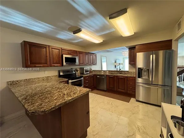 921 NE 26th Ave #Townhouse 921, Hallandale, FL 33009
