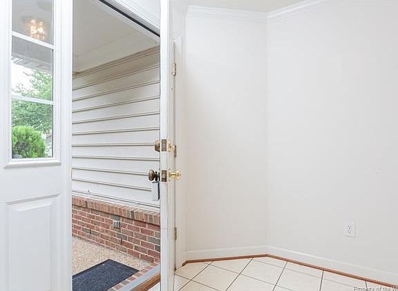 4th image of 2500 Burrows Ct #Na