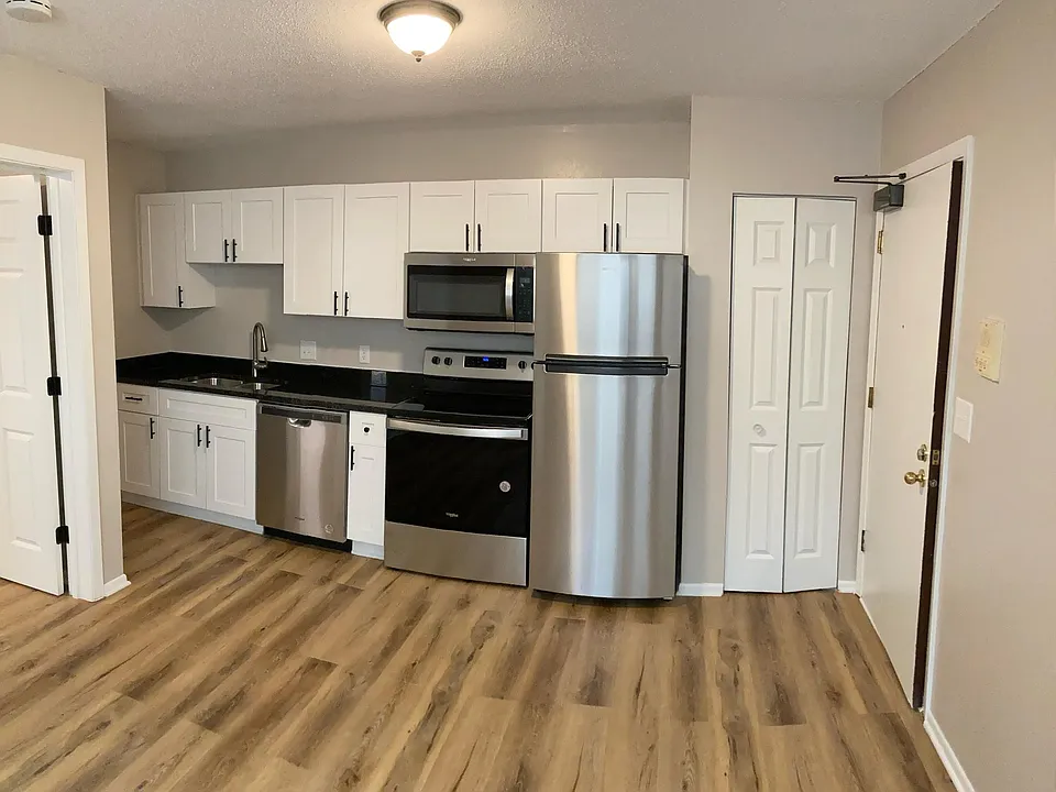 1029 Raymond Ave #4