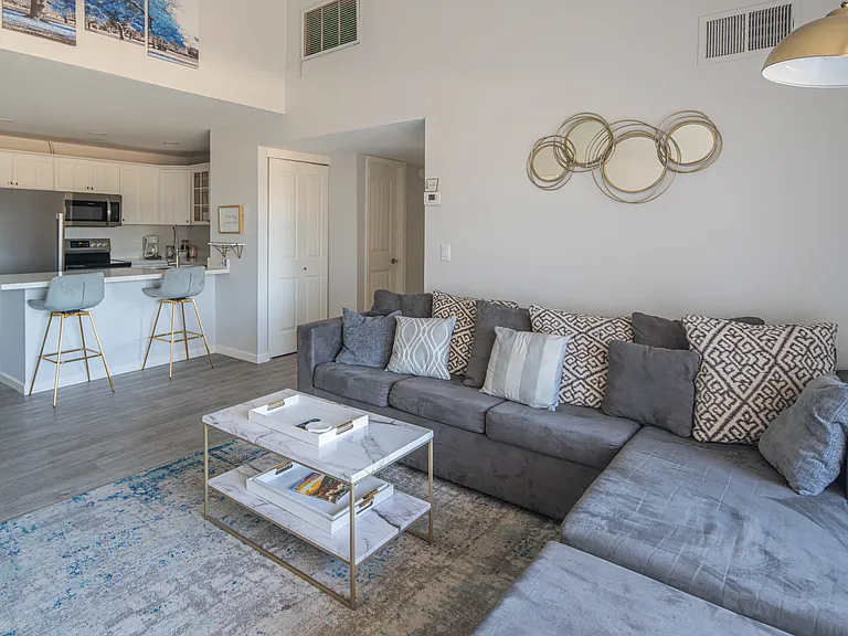 8055 E Thomas Rd — Photo 31
