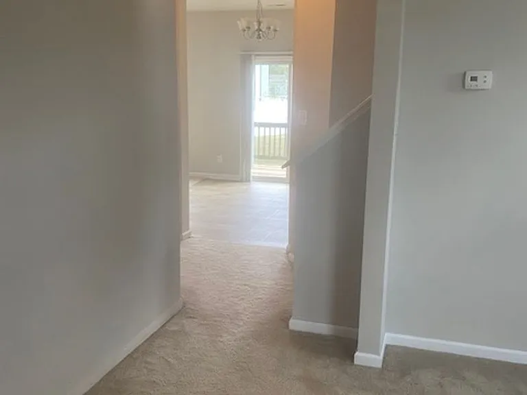 203 Linfoot Ct — Photo 5
