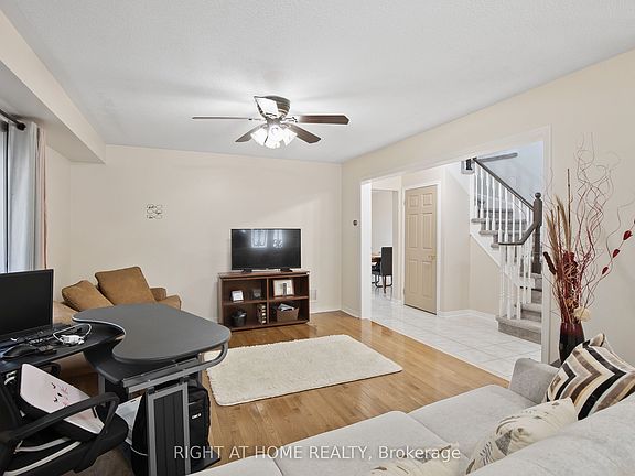 5th image of 71 Hutton Pl