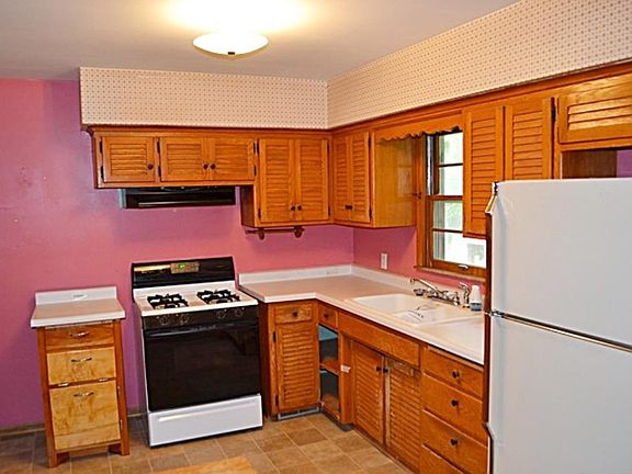 5th image of 519 McNamara Ave