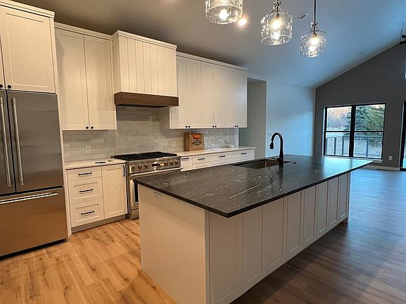 5th image of 10632 Cove Ln #5