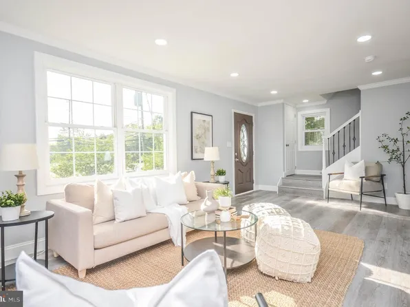 7009 Adelphi Rd, Hyattsville, MD 20782