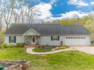 421 Beaver Creek Way, Cleveland, GA 30528