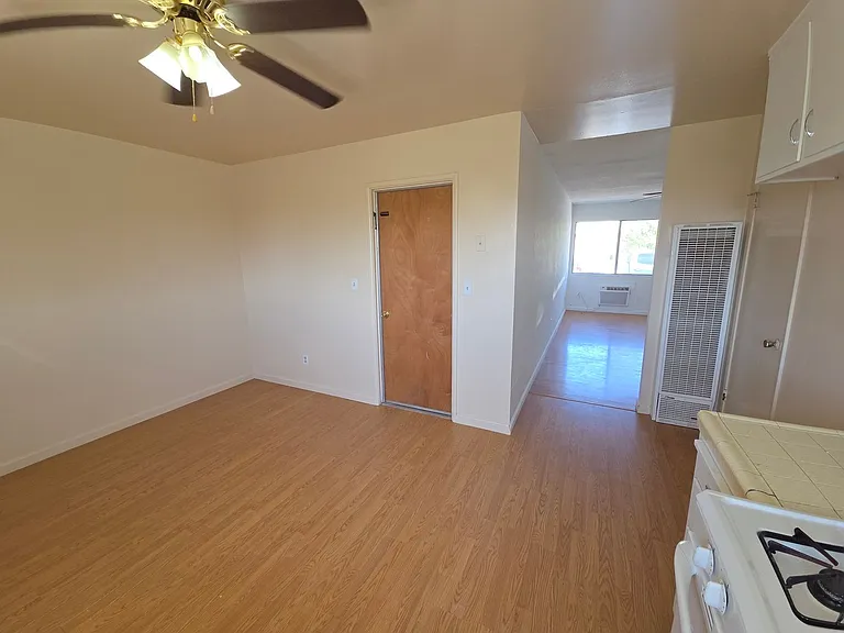 L Street Duplex — Photo 15
