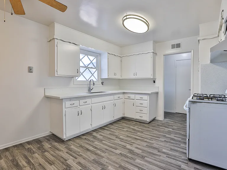 11236 Royal Palm Blvd — Photo 13
