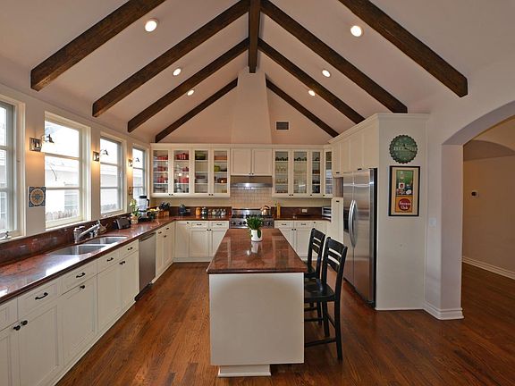 Gourmet Kitchen