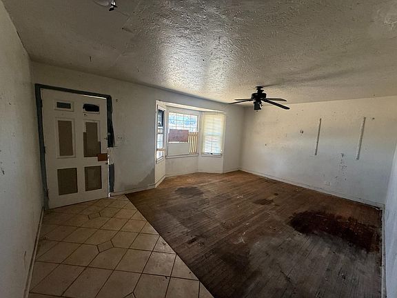 5th image of 656 Pine St