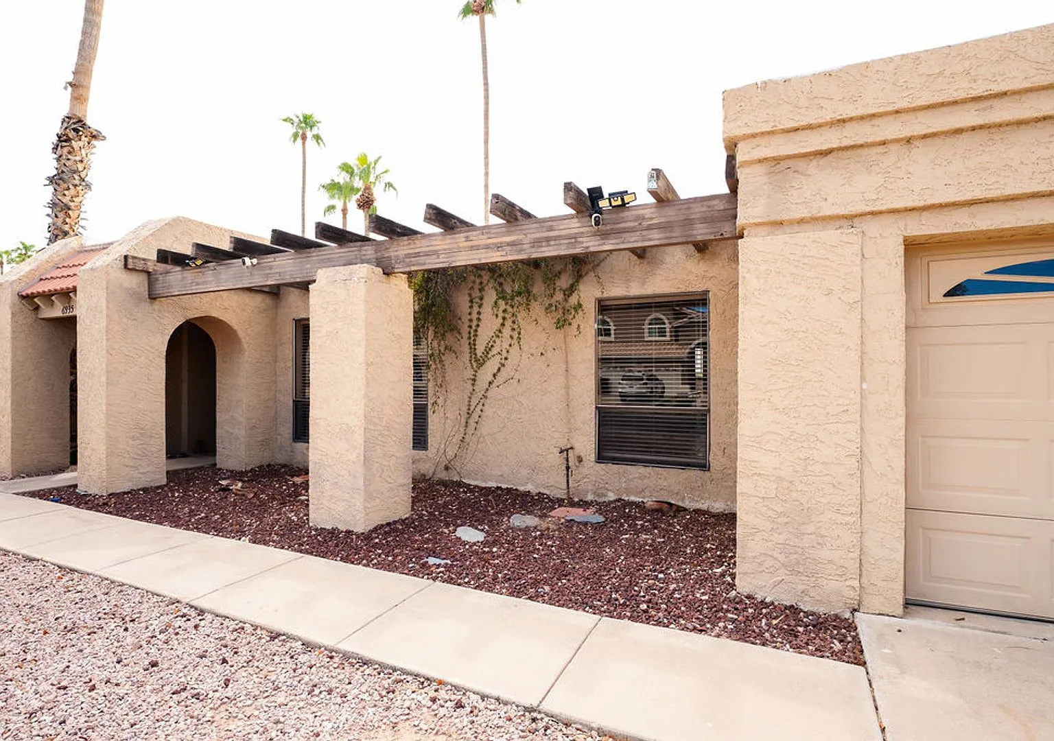 Great Scottsdale Location, Private Pool, 4 Bedrooms! — Photo 3