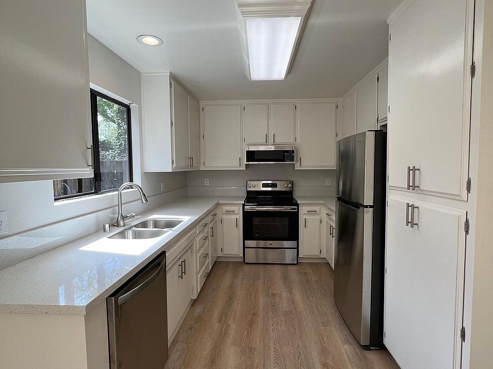 1st image of 871 Toro St #3