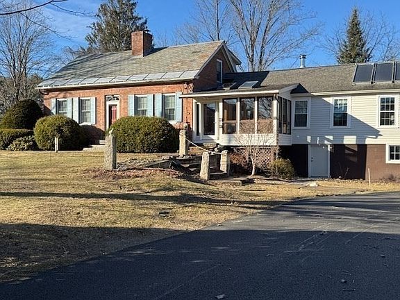 3rd image of 46 Maple St