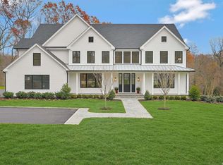 125 Tall Oak Cres, Syosset, NY 11791