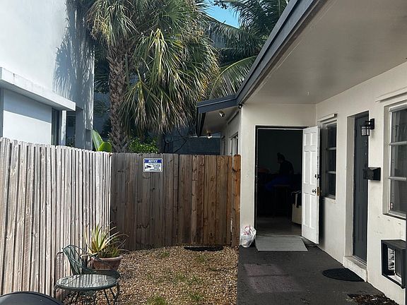 3rd image of 1213 SE 1st St APT 1-4