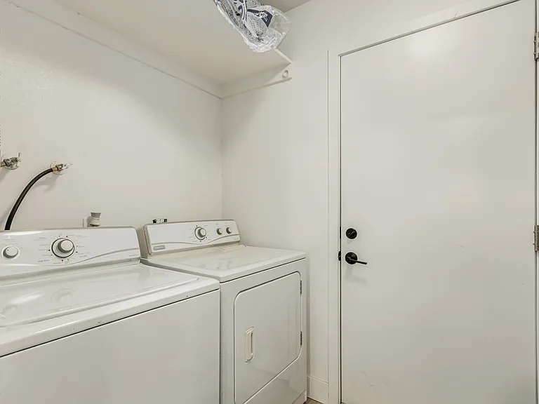429 S Gaylord — Photo 18