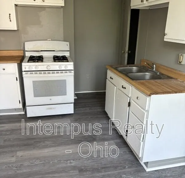 2749 Rush Blvd — Photo 2