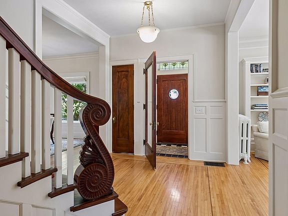 5th image of 1790 Irving Ave S