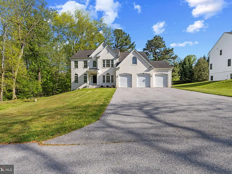 9724 Centennial Meadows Ln — Photo 35