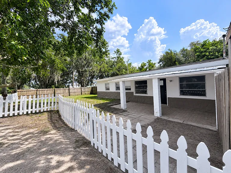 5074 Mapletree Ln — Photo 1