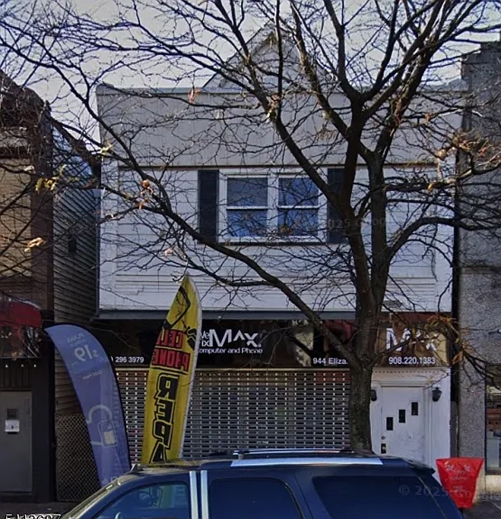 944 Elizabeth Ave — Photo 1
