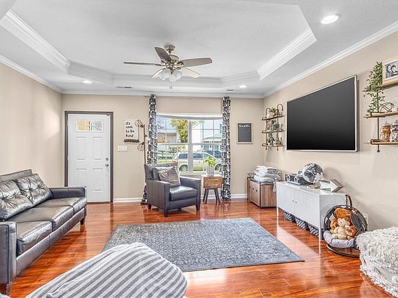 4th image of 1048 Rugby St