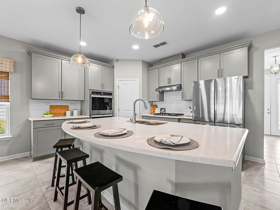1st image of 244 APPIAN Avenue