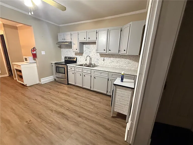 840 W Walnut St — Photo 10