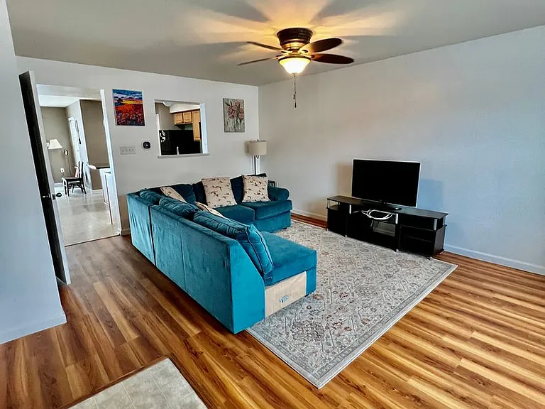 132 Hawks Run Rd — Photo 3
