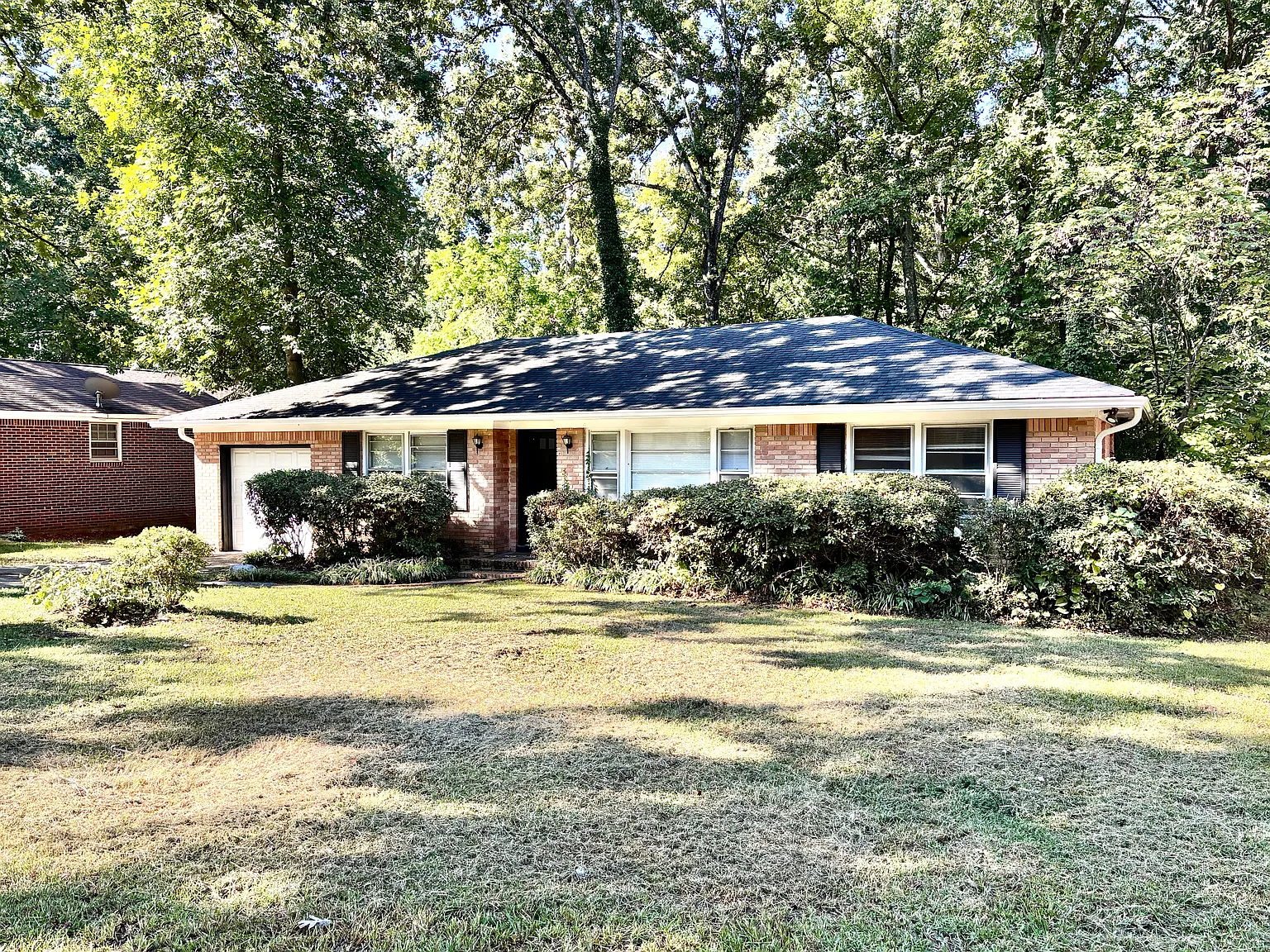3 bed, 1.5 bath, 1266 sqft, $1,625 — Photo 2