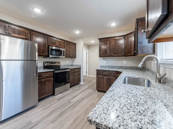 Oakwood Heights Townhomes