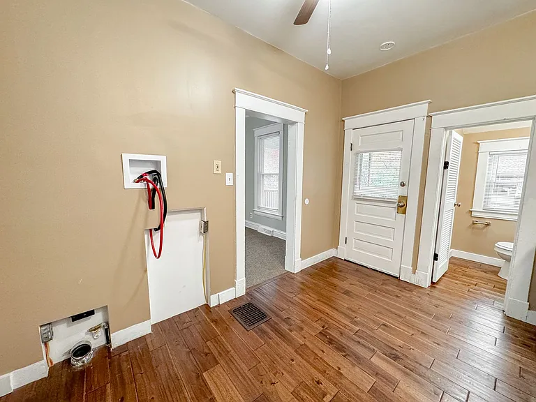 726 S Fuller Ave — Photo 8