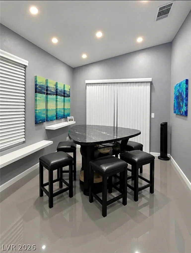 3 bed, 2.0 bath, 2038 sqft, $3,500 — Photo 4