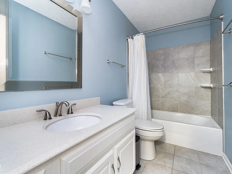 13738 Roswell Dr — Photo 24