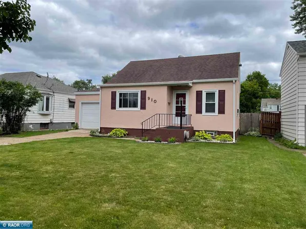 910 Michigan St, Hibbing, MN 55746