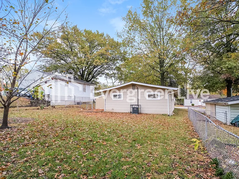 103 Young Dr — Photo 15
