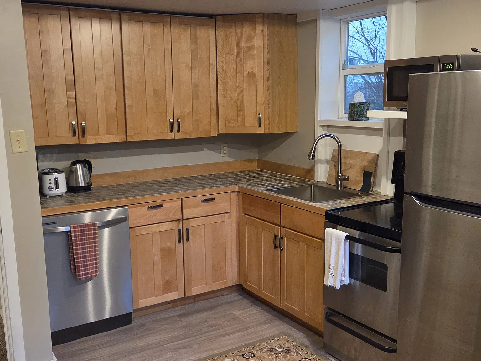 2 bed, 1120 sqft, $2,400 — Photo 2