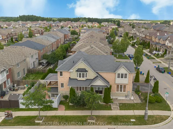 4 Overhold Cres, Richmond Hill, ON L4E 0L4