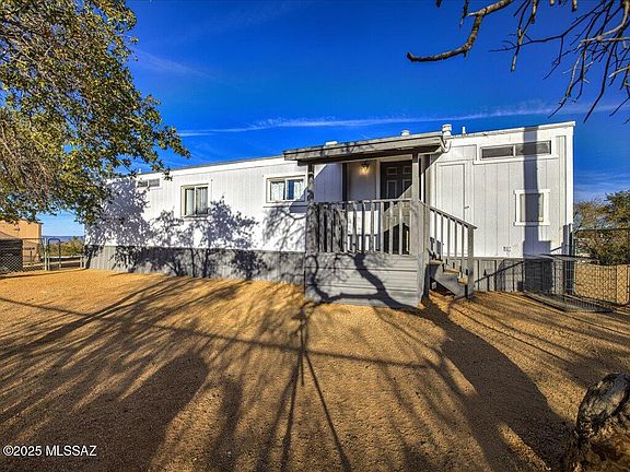 2nd image of 1109 N Jefferson Dr