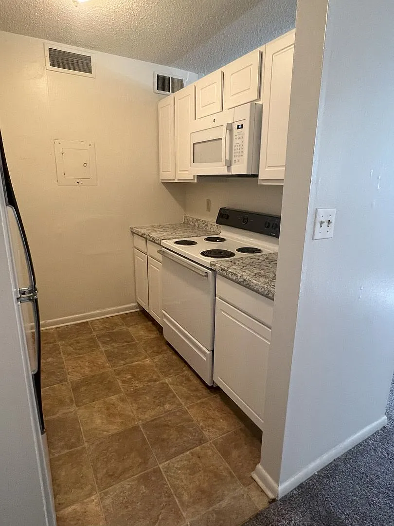 Gold Falls Villa Apartments — Photo 1