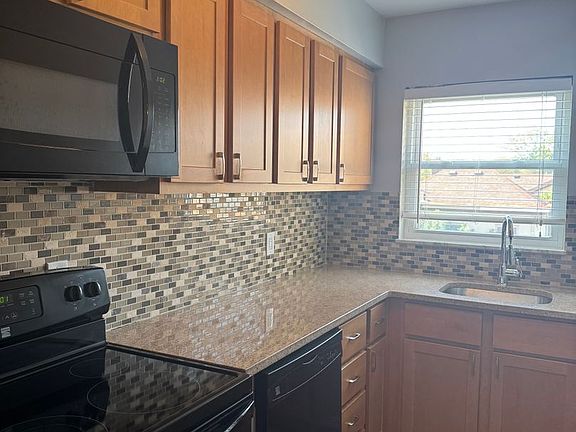 2nd image of 2596 Madison Rd #B08