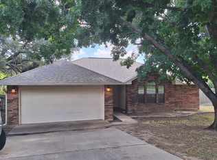 153 Broadmoor St, Meadowlakes, TX 78654